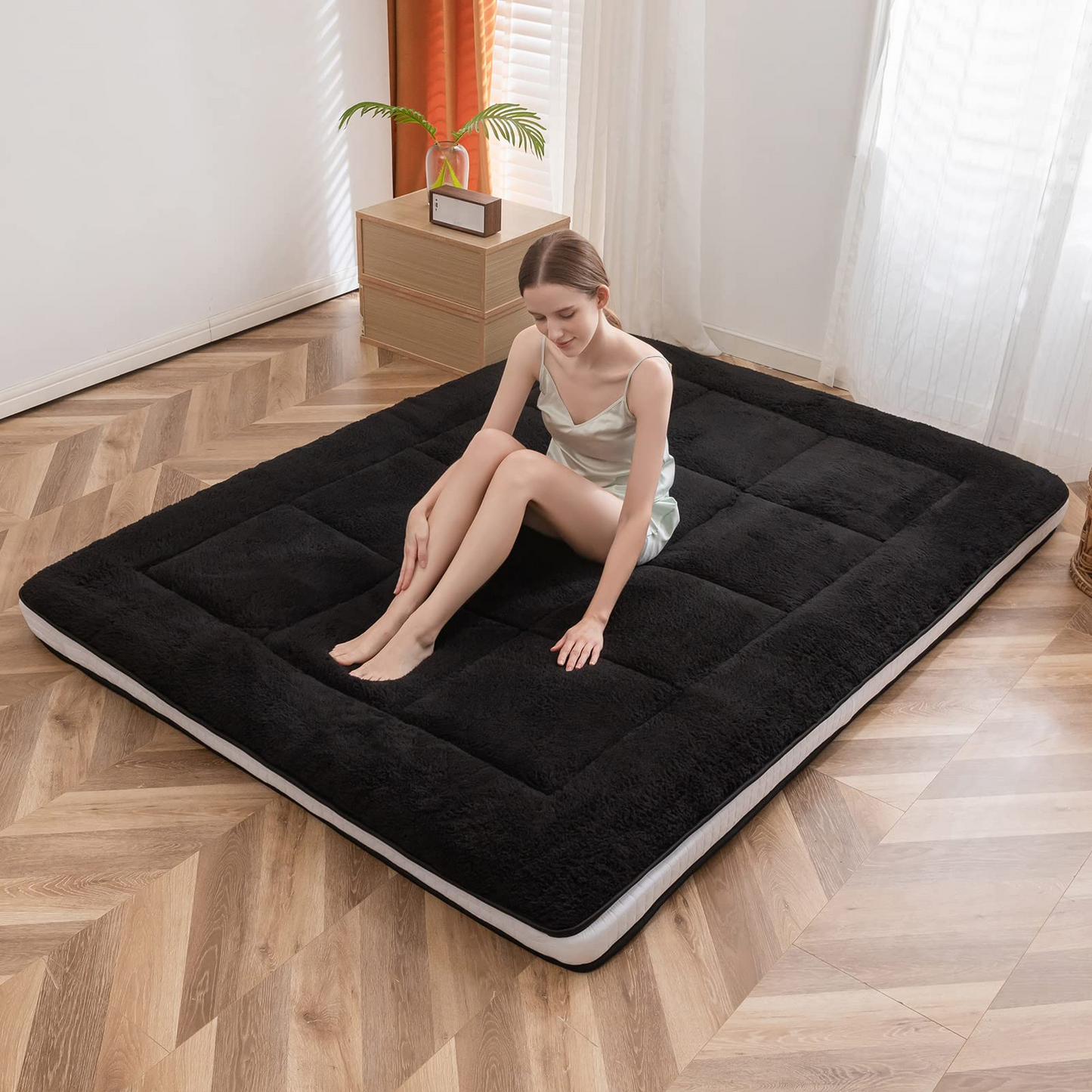 MAXYOYO Padded Sherpa Fleece Futon Mattress, Single Size Japanese Style Floor Mattress Roll Up Mattress, Black